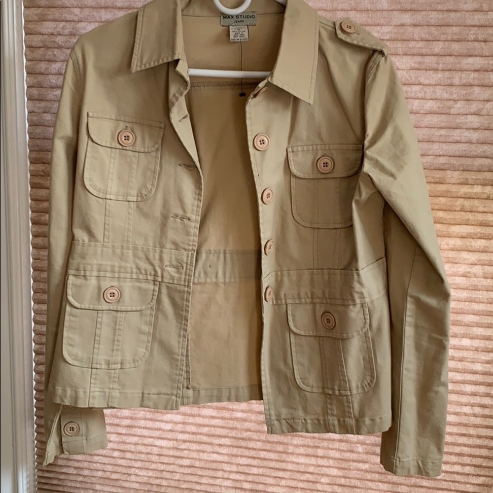 Women’s lightweight jacket size medium